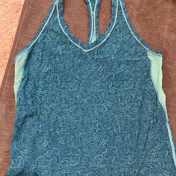 Lululemon Fast Lane Singlet - Picture 2 of 4